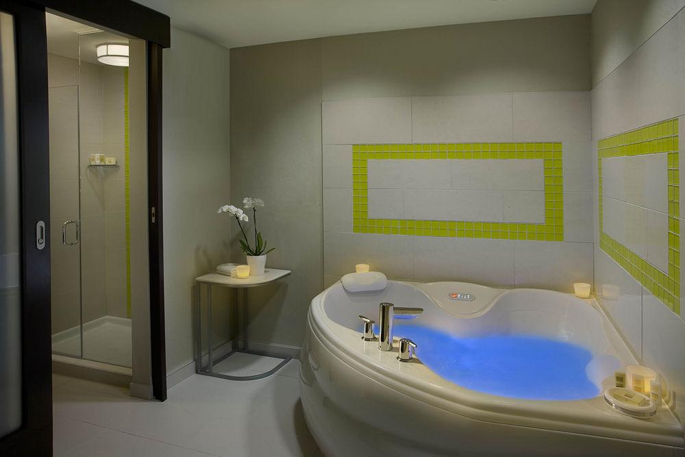 Springhill Suites By Marriott Toronto Вон Екстер'єр фото
