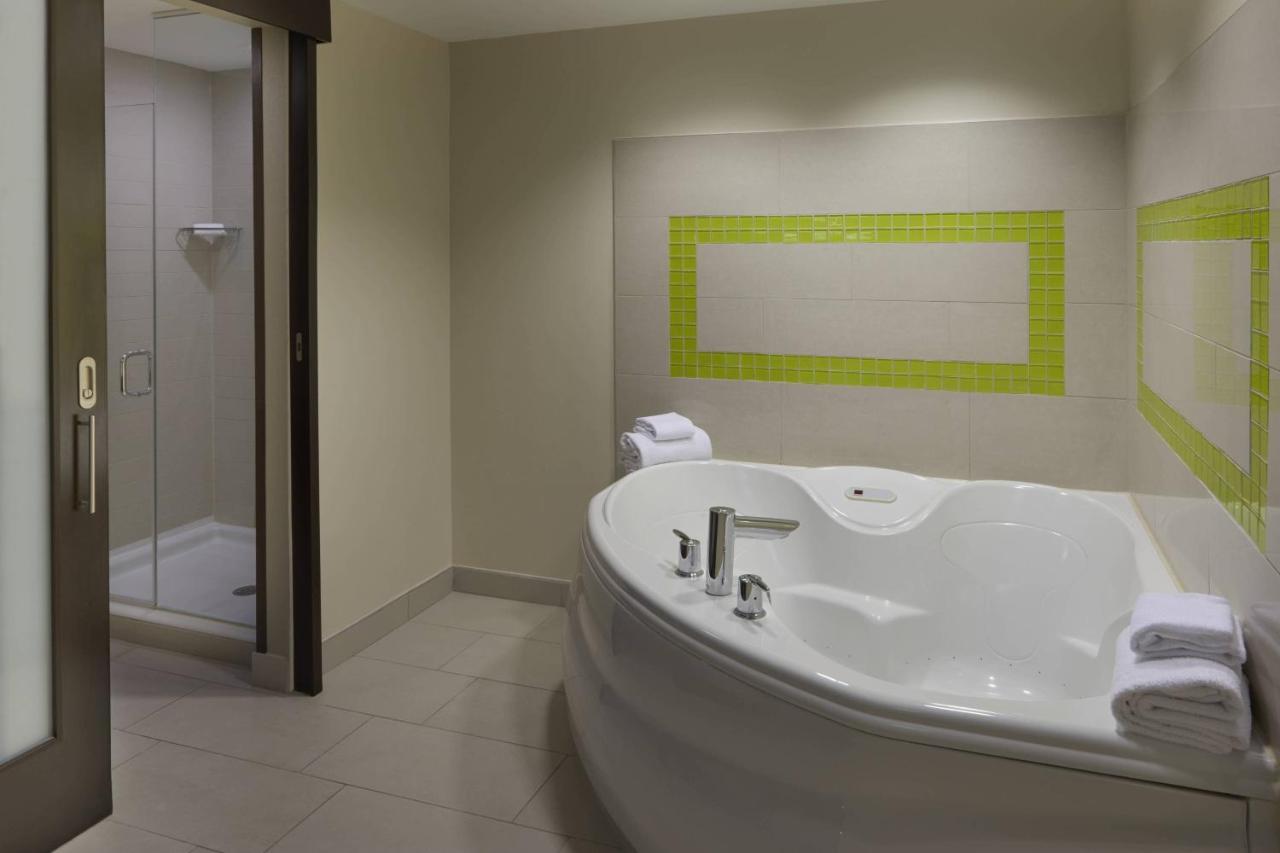Springhill Suites By Marriott Toronto Вон Екстер'єр фото